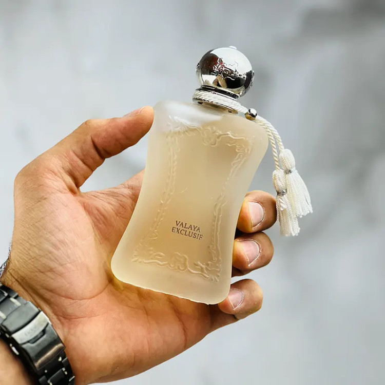 عطر والایا مالری